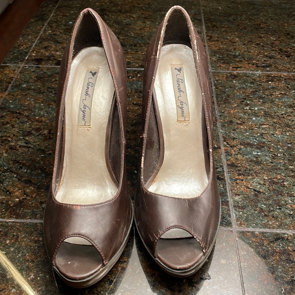 Sarah-Jayne, size 8, brown